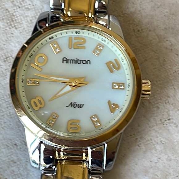 Armitron lady battery bracelet band TT water resistant 175ft - Picture 1 of 5